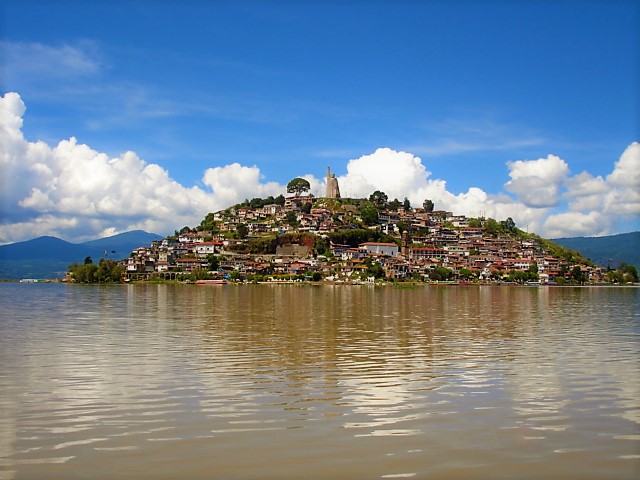 Isla de Janitzio en lago de Pátzcuaro