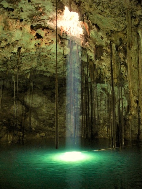 Cenote Xkekén (Dzitnup, México)