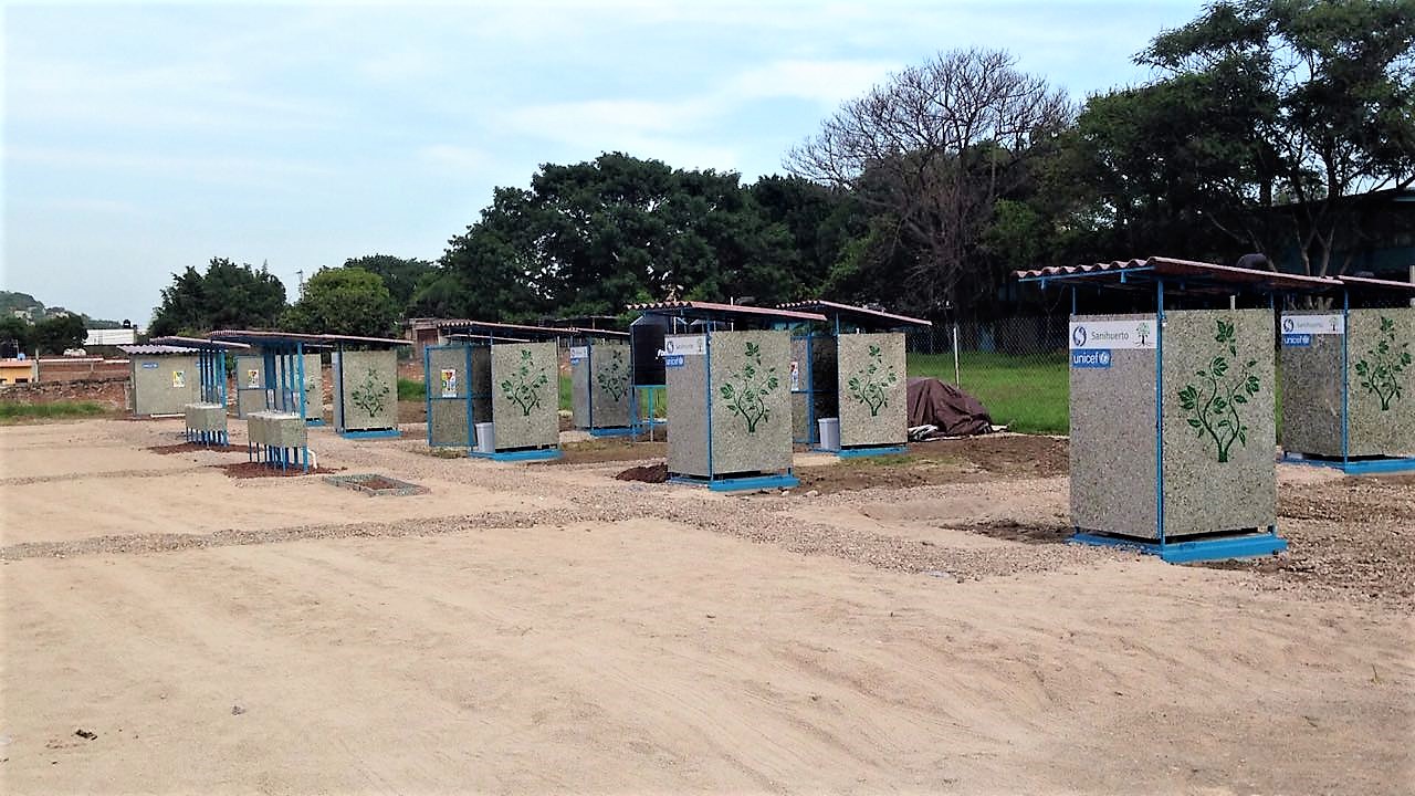 Sanihuerto en solución sanitaria temporal para escuela